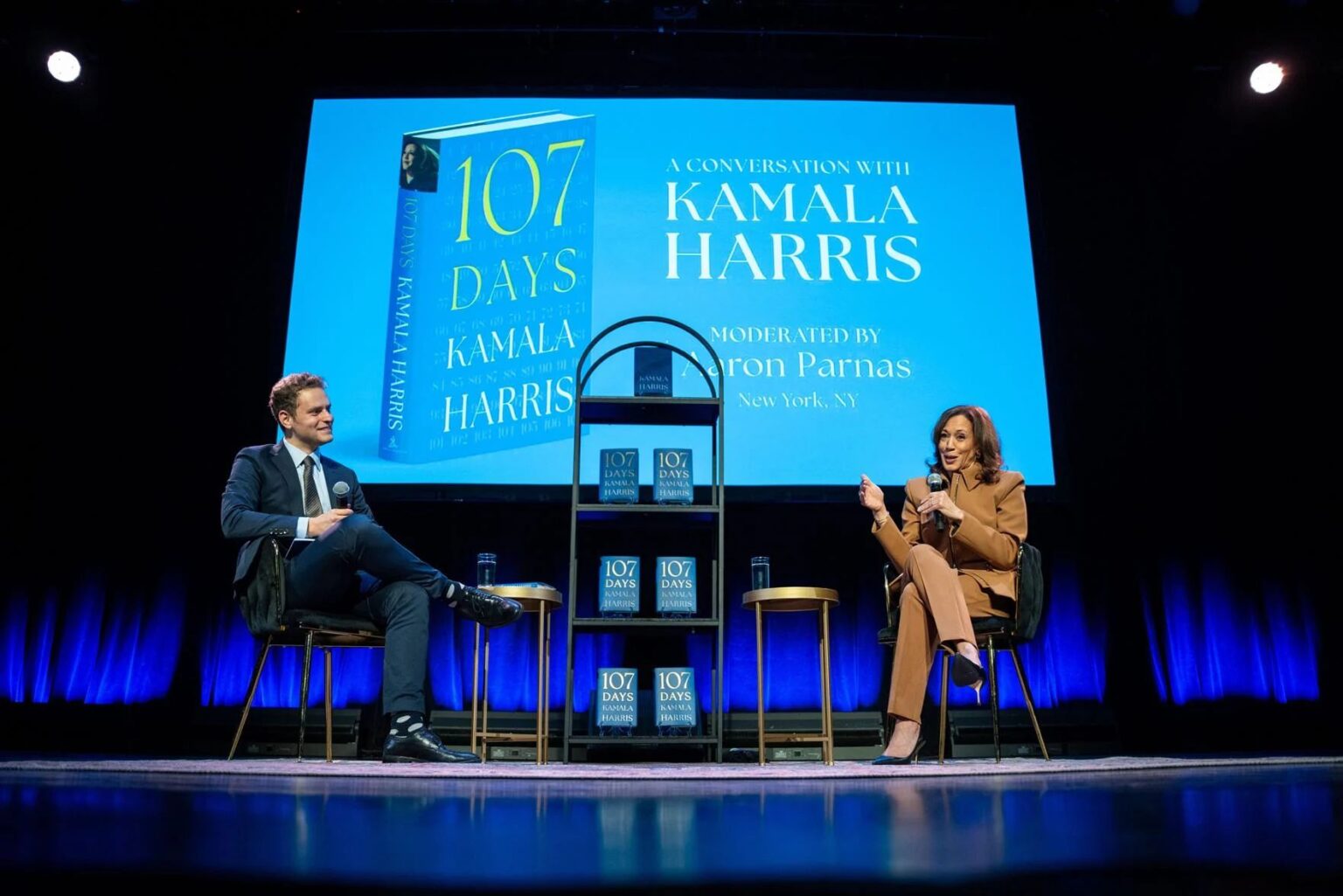 Kamala Harris Turns Her Book Tour Into a Political Disaster for ...